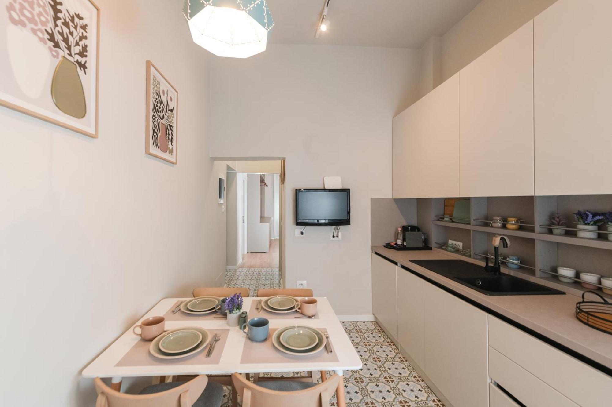 Apartamento Downtown Delux Shallvaret